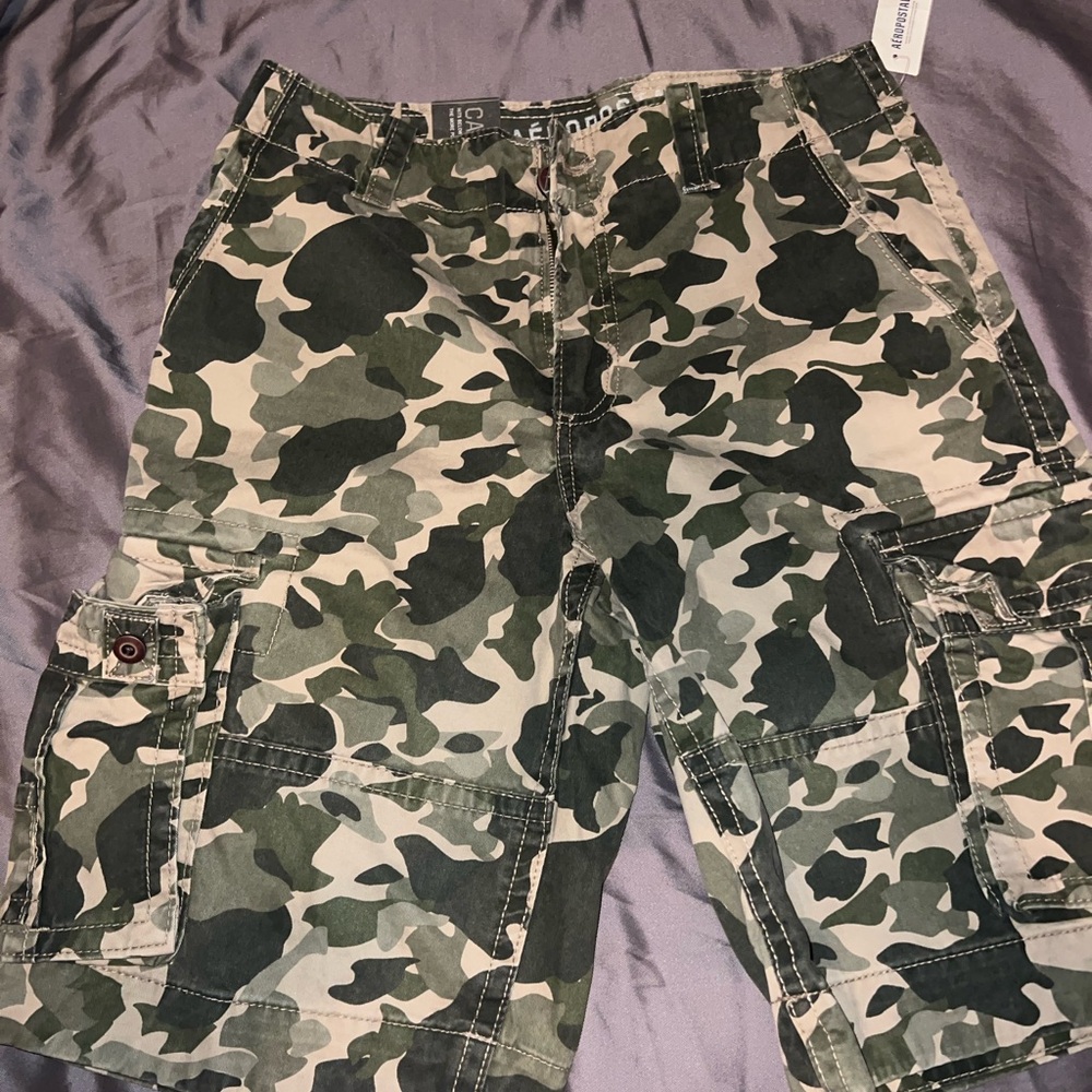 Men’s size 28 Aeropostale shorts NWT